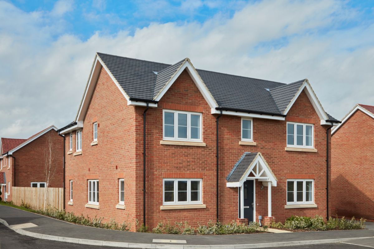 Claybourne New Homes in Steeple Claydon Crest Nicholson