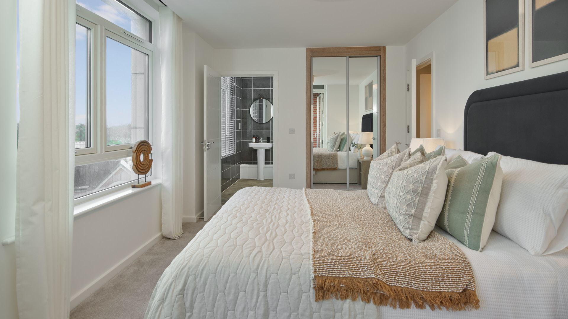 Verla, St Albans - Bedroom