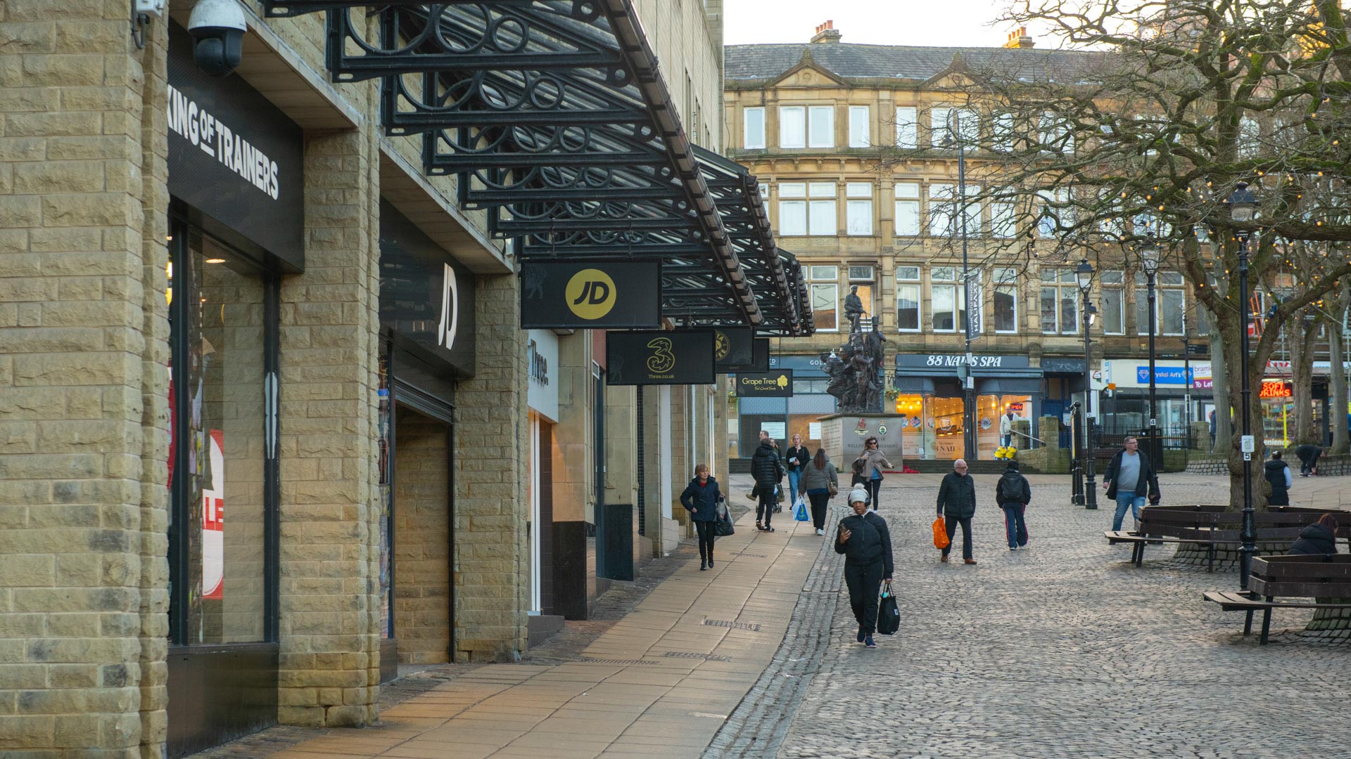 Photography of Woolshops Shopping Centre in Halifax