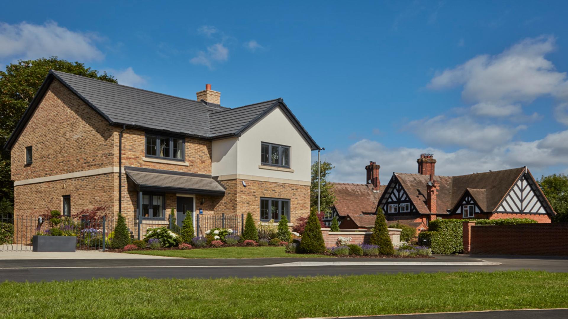 Stunning exterior photo of Windsor Gate 