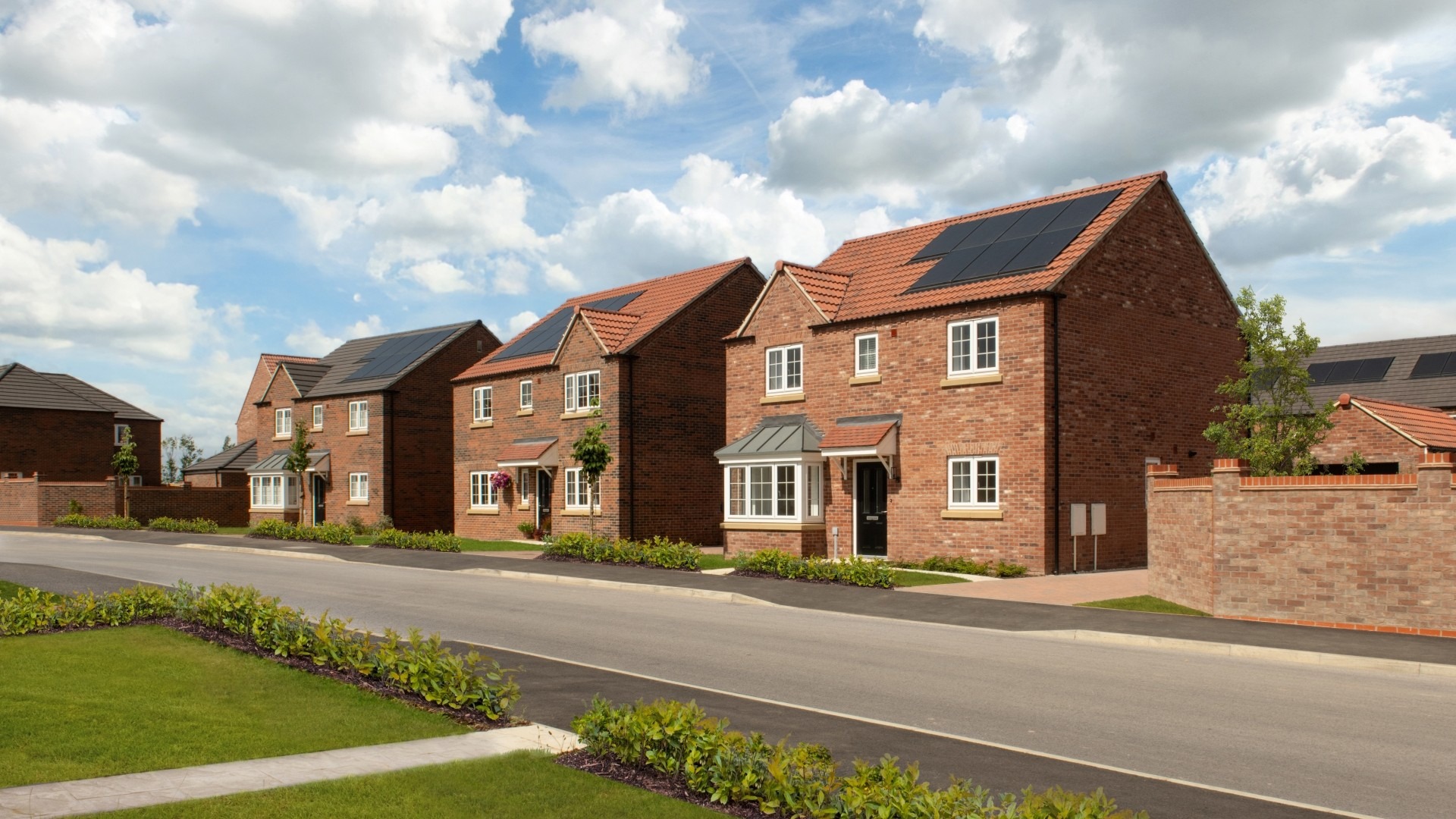 Street scene of detached homes at Cygnet View in Swanland