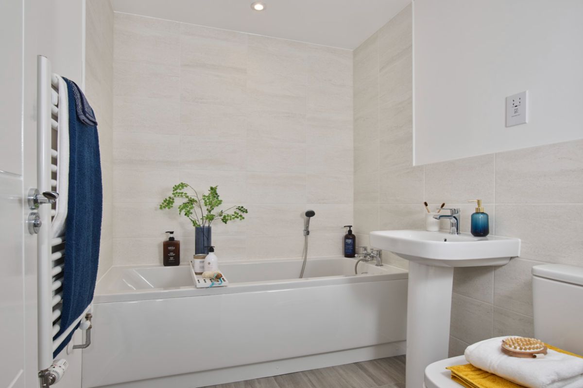 Ashtead - Highlands park - Bathroom