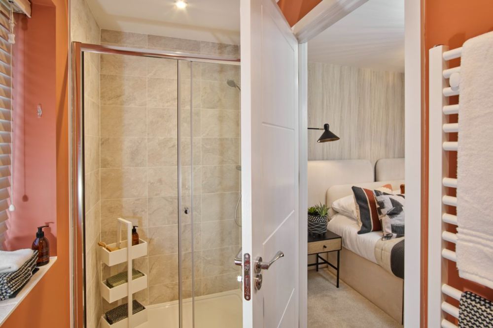 8. Crest Nicholson at Branston Locks - The Chesham - Internals - En Suite