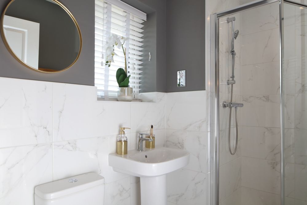 10. Crest Nicholson at Branston Locks - The Seaton - Internals - En Suite