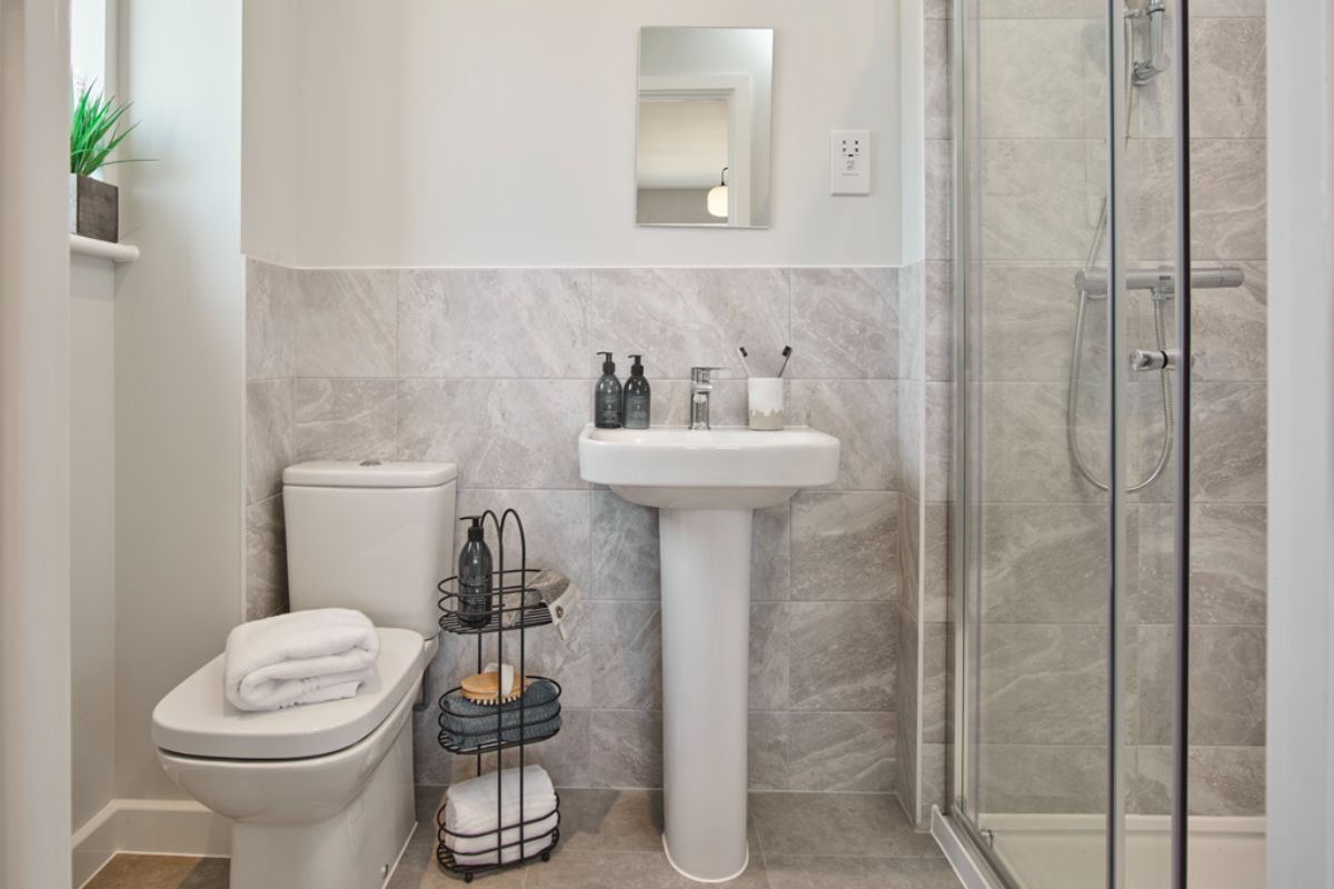 8. Crest Nicholson at Malabar - The Dartford - Internals - En Suite