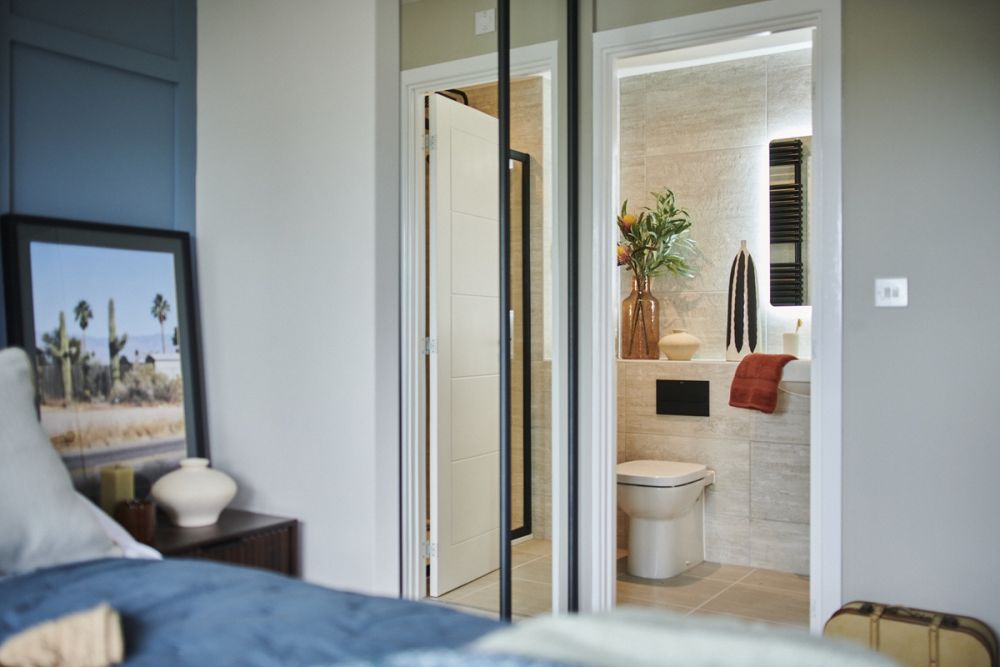 8. Crest Nicholson at Branston Locks - The Romsey - Internals - En Suite