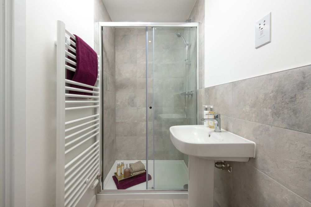 6. Crest Nicholson at Malabar - The Oxford - Internals - En Suite