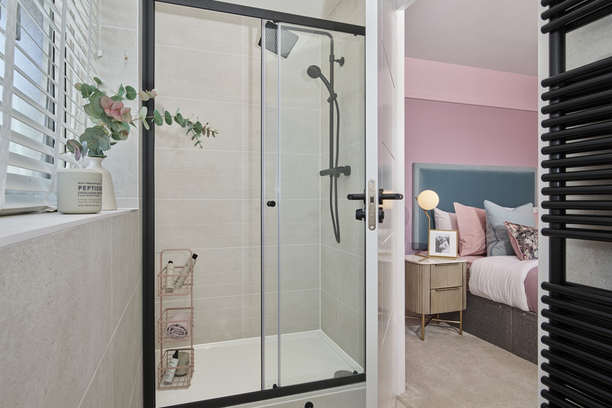 7. Crest Nicholson at Branston Locks - The Chesham - Internals - En Suite