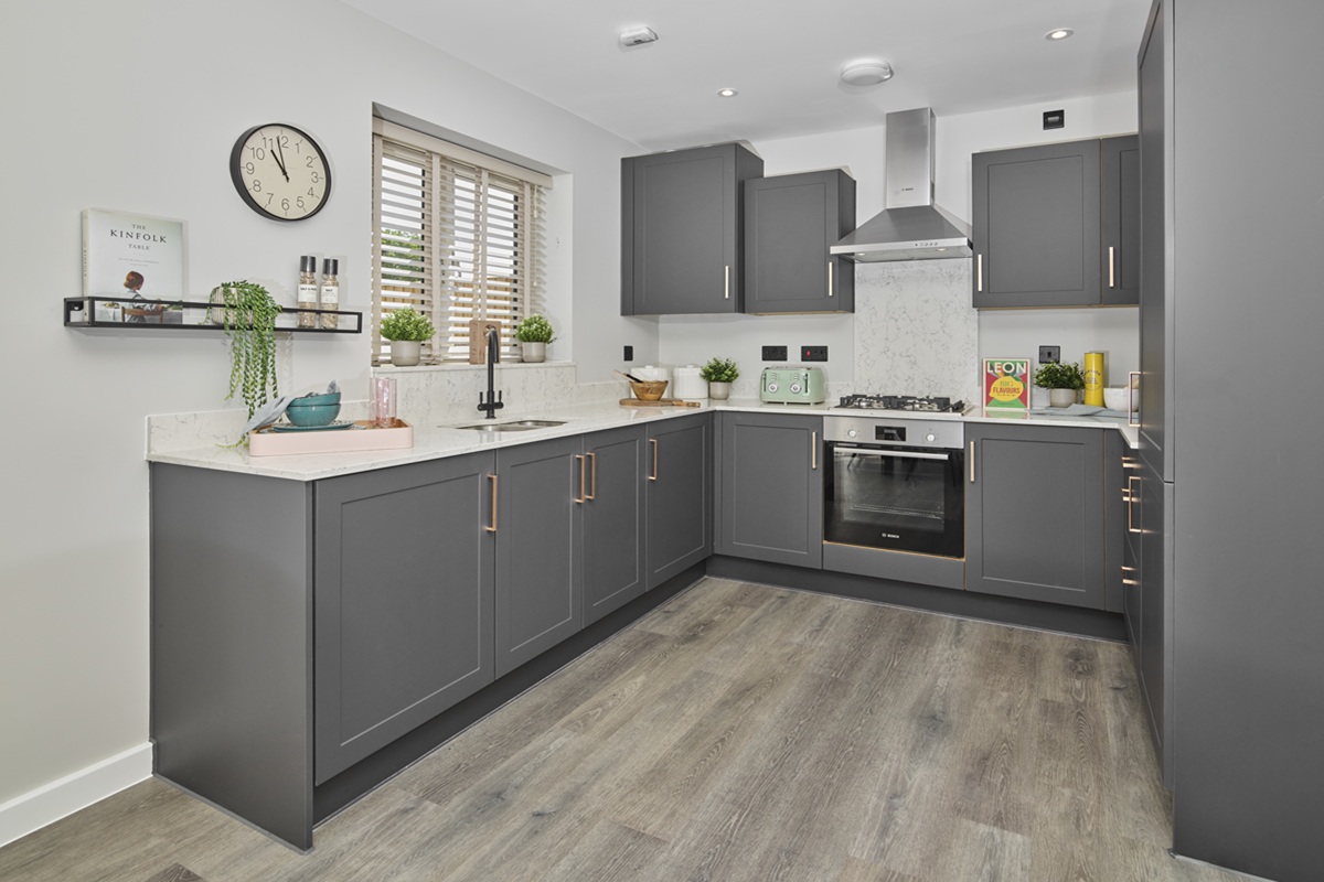 https://www.crestnicholson.com/2. Ludlow Green - The Chesham - Internals - Kitchen