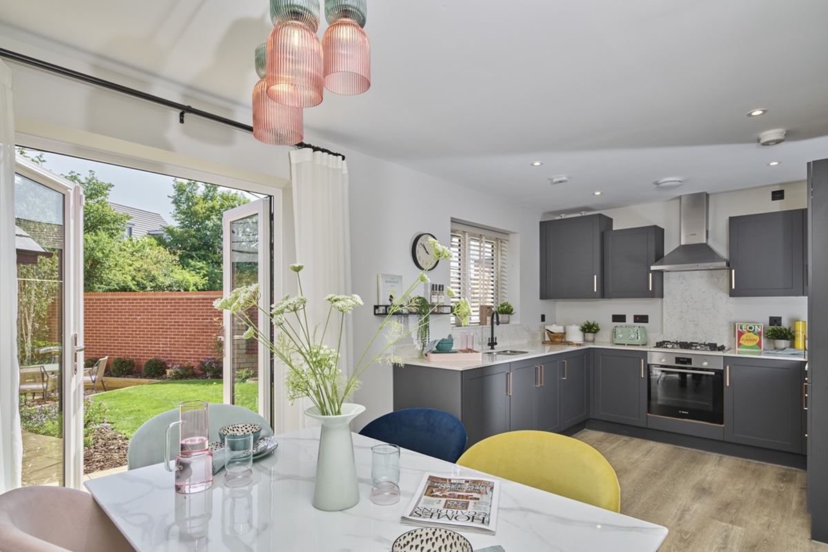 https://www.crestnicholson.com/3. Ludlow Green - The Chesham - Internals - Kitchen and Dining Room