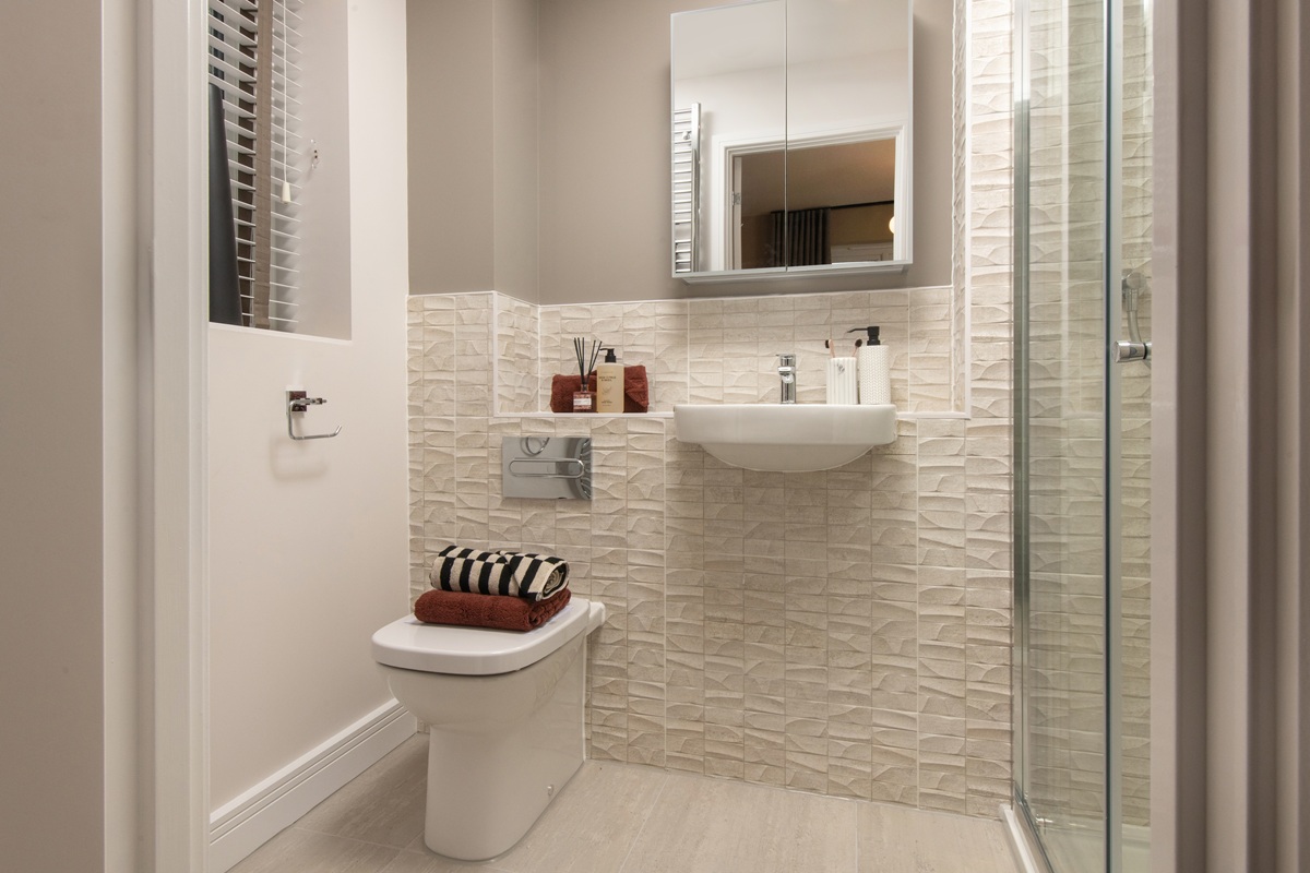 7. Crest Nicholson at Branston Locks - The Seaton - Internals - En Suite