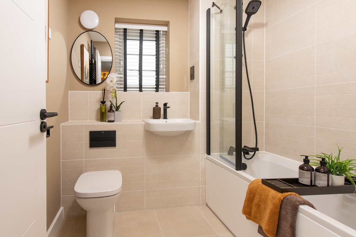 8. Hereford Grange - The Evesham - Internals - Bathroom