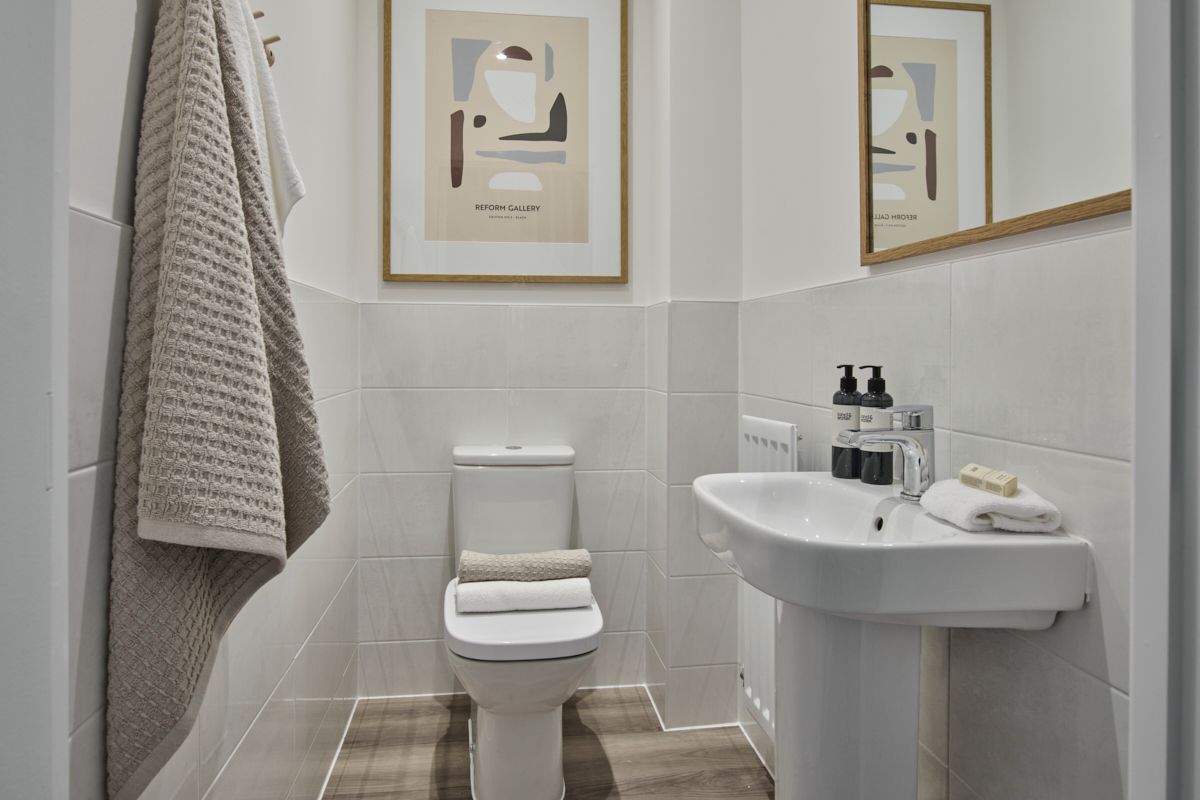 6. Hereford Grange - The Holmer - Internals - WC