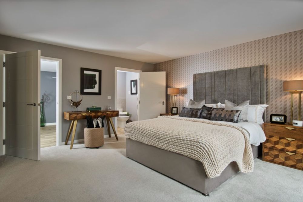 Upper Longcross Apartment 