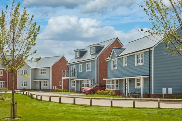 sevington lakes street scene